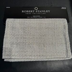 ✨ Gorgeous Robert Stanley Home Collection Table Runner - Only $16! ✨